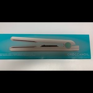 Moroccan Oil flat iron